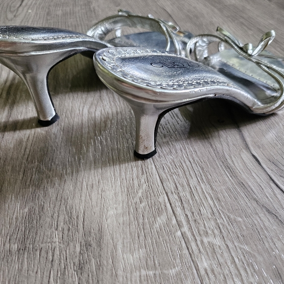 Silver High Heels Sz 6 - Picture 3 of 4
